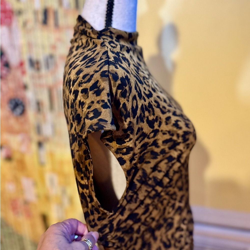 DKNY Black and Brown Animal Print Short Sleeve Top - Picture 2 of 7